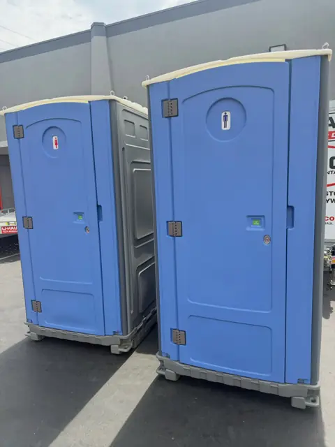 Standard porta potty exterior or main view